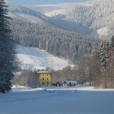 Kralicka Chata Hotel Staré Město Bagian luar foto