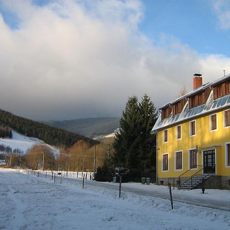 Kralicka Chata Hotel Staré Město Bagian luar foto