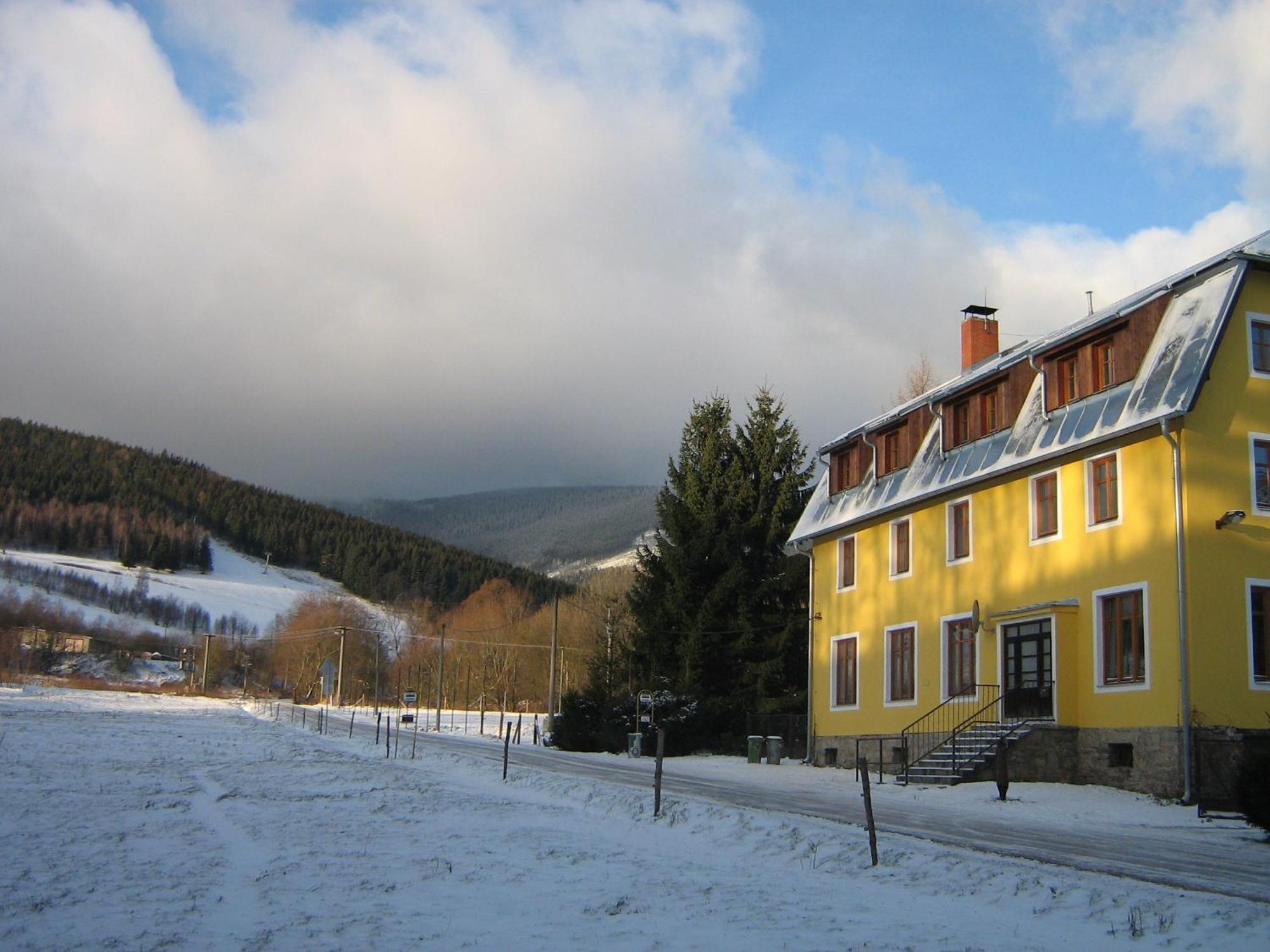 Kralicka Chata Hotel Staré Město Bagian luar foto